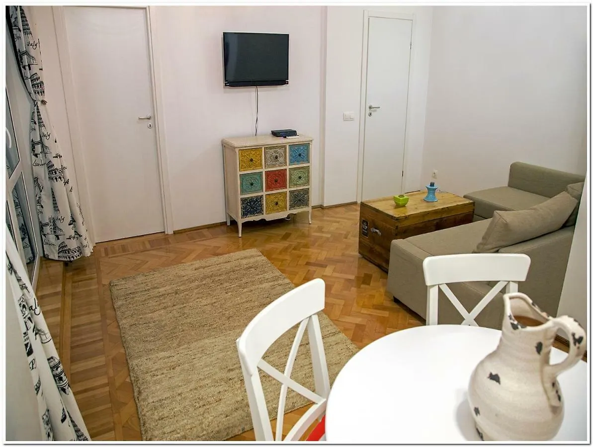 Skyview Old Town Apartment Bucharest